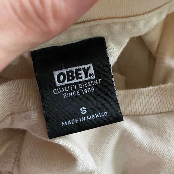 Men’s light tan Obey tee - Picture 4 of 4
